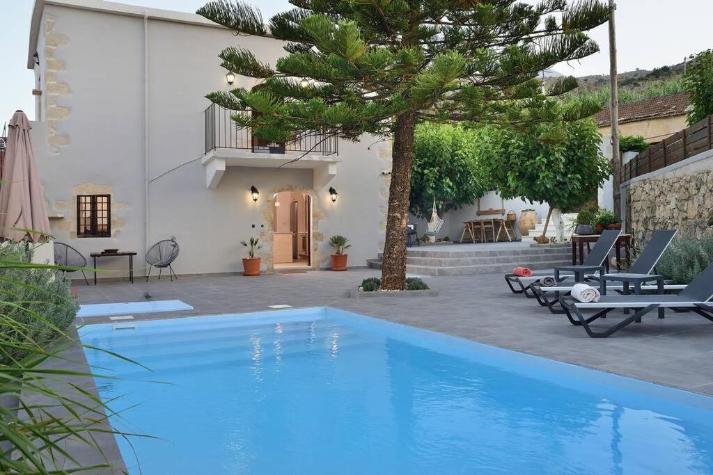Villa Christini A Luxury Villa With Amazing Views Tzitzifés Exterior foto