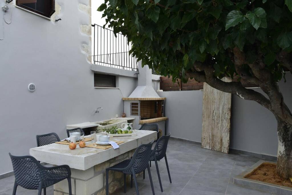 Villa Christini A Luxury Villa With Amazing Views Tzitzifés Exterior foto