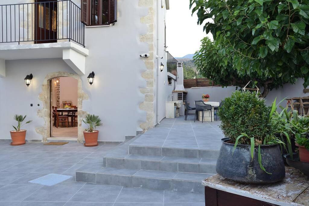 Villa Christini A Luxury Villa With Amazing Views Tzitzifés Exterior foto